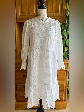 Banana Republic White Eyelet Cotton Boho Long-Sleeve Tiered Dress Small